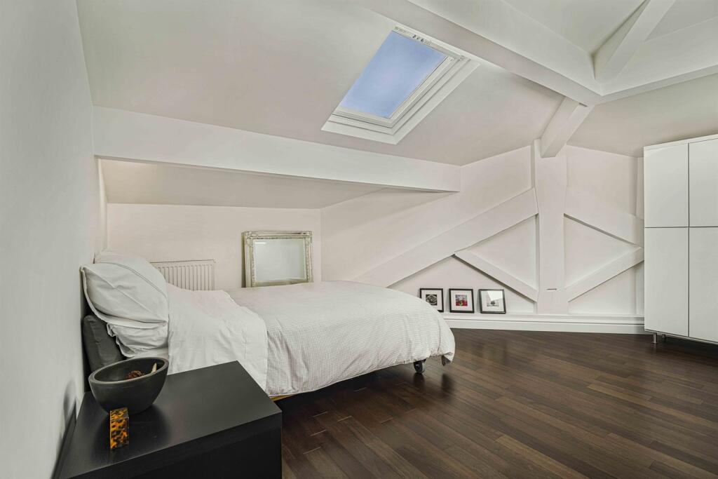 2 bedroom apartment for sale in Langham Mount, East Downs Road, Bowdon, WA14